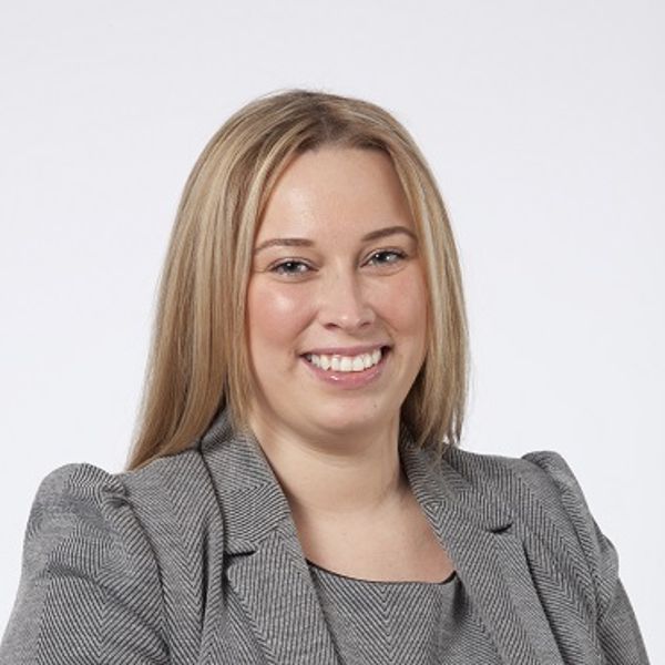 Profile Picture of Leanne Rowley