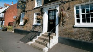 Personal injury specialist demonstrate value of second opinion after securing £90,000 following slip in the pub